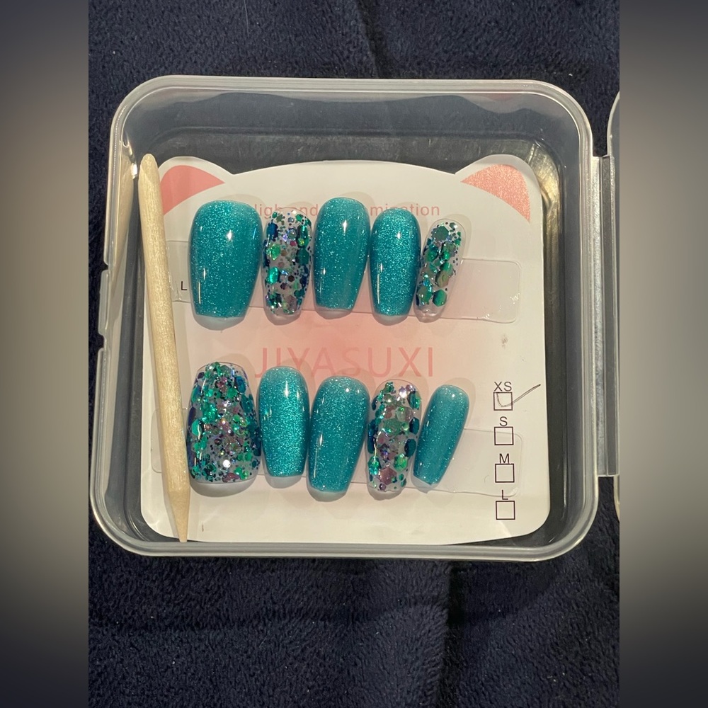 Teal glitter press on nails
